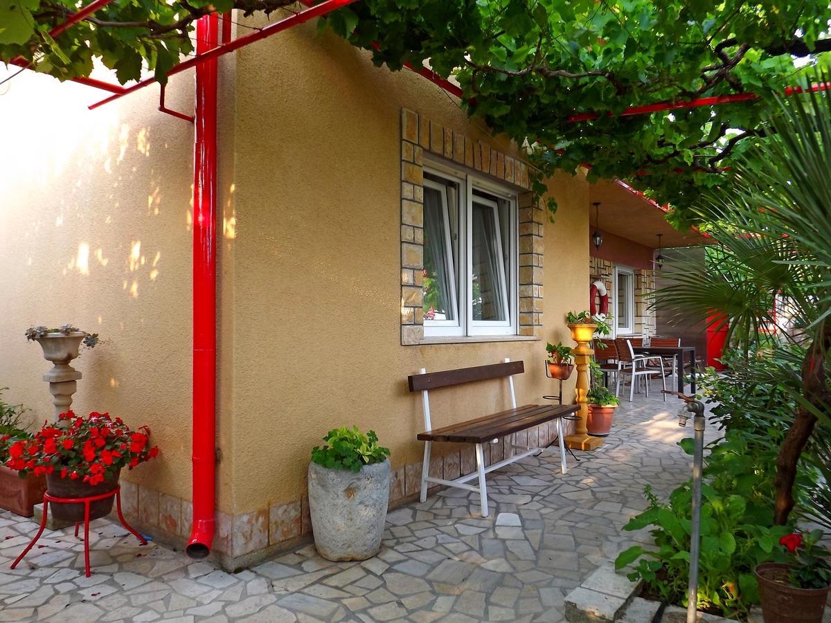 Apartments Maricic 200 Meters From The Beach 노비비노돌스키 외부 사진