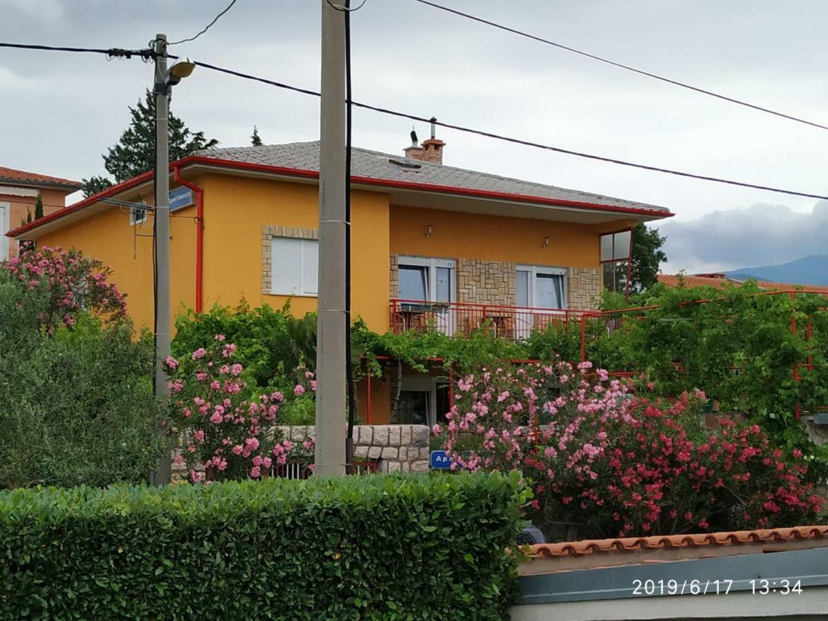 Apartments Maricic 200 Meters From The Beach 노비비노돌스키 외부 사진