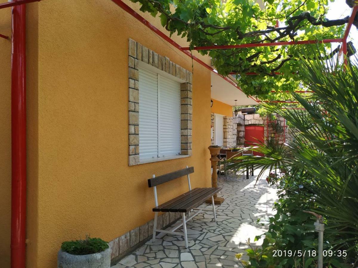 Apartments Maricic 200 Meters From The Beach 노비비노돌스키 외부 사진
