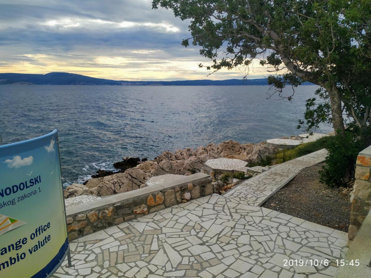 Apartments Maricic 200 Meters From The Beach 노비비노돌스키 외부 사진